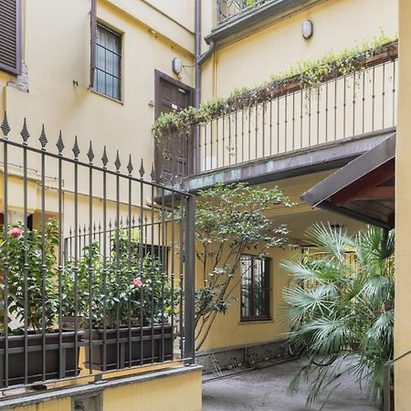 Easylife - Comodo Studio Con Terrazza Zona Navigli Milan Bagian luar foto