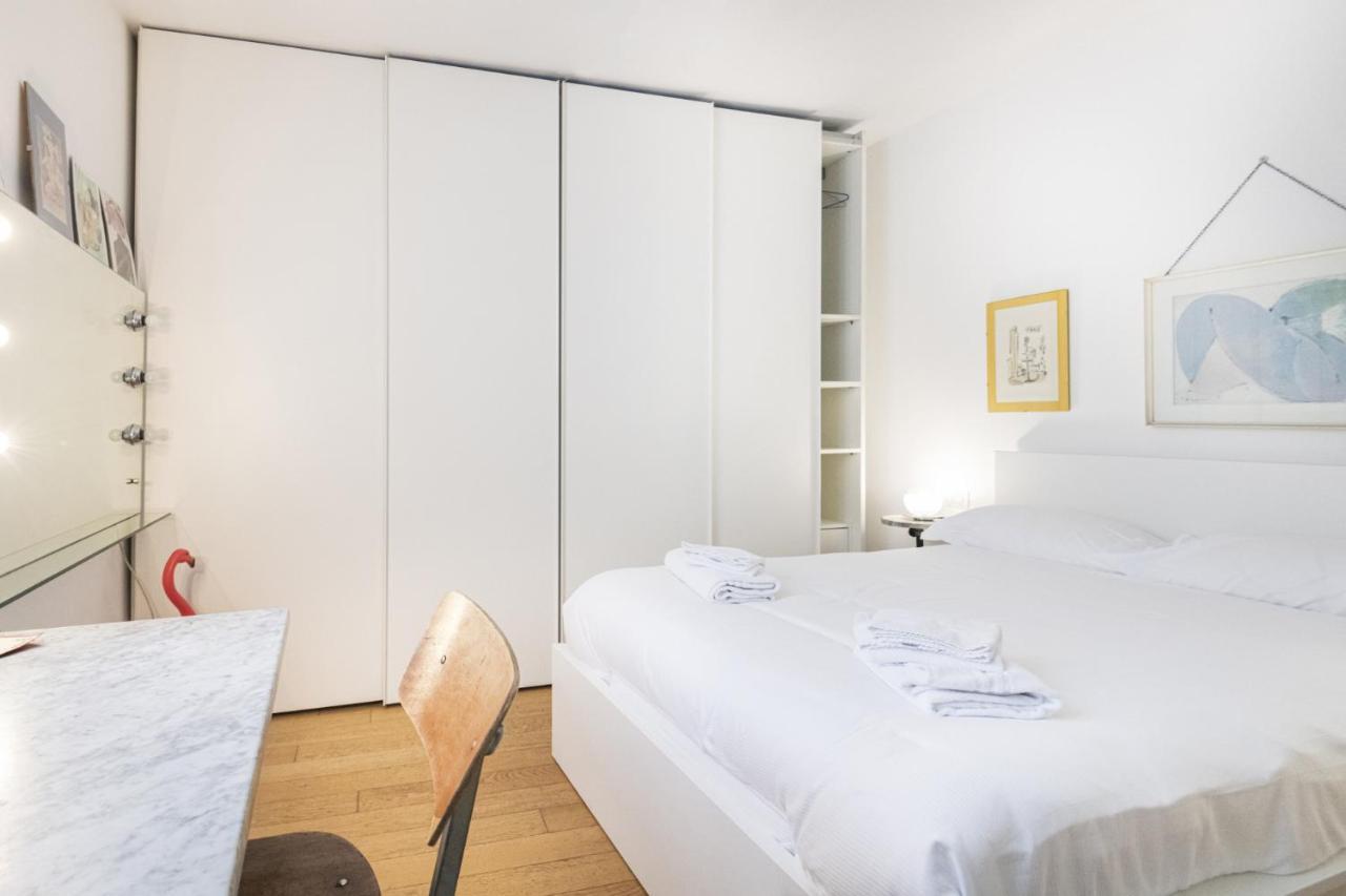 Easylife - Comodo Studio Con Terrazza Zona Navigli Milan Bagian luar foto