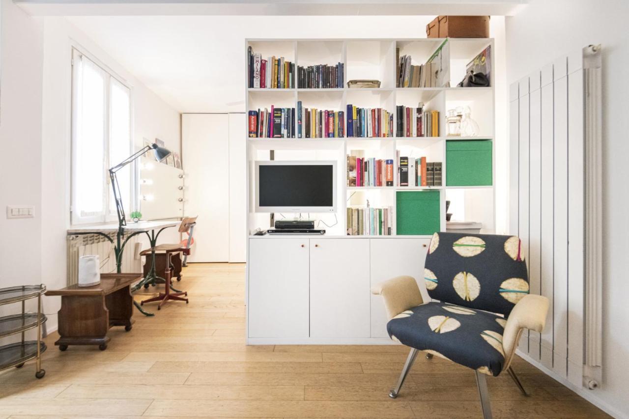 Easylife - Comodo Studio Con Terrazza Zona Navigli Milan Bagian luar foto