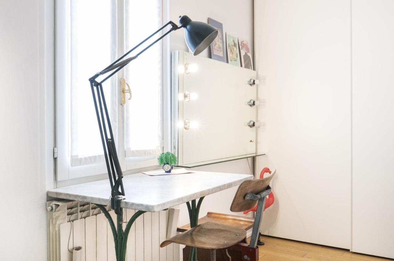 Easylife - Comodo Studio Con Terrazza Zona Navigli Milan Bagian luar foto