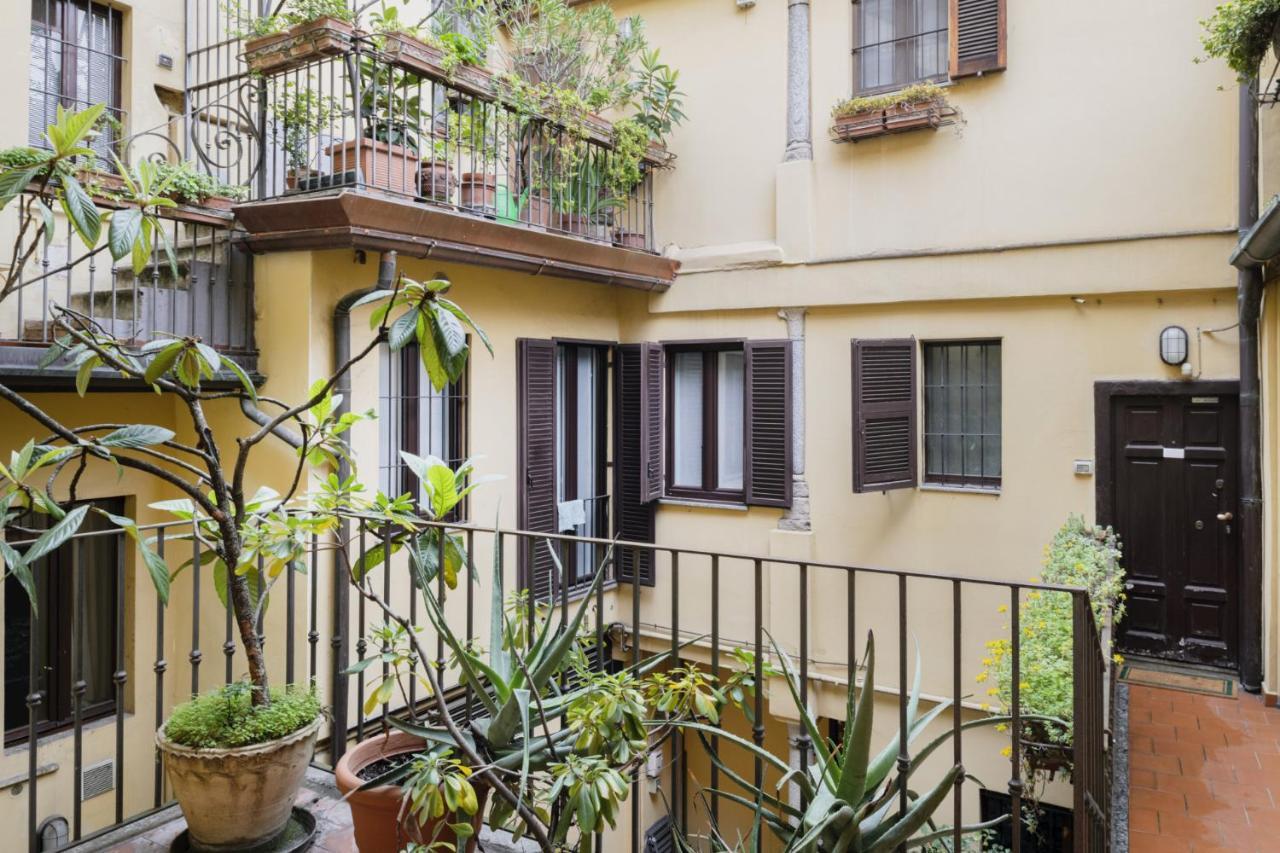Easylife - Comodo Studio Con Terrazza Zona Navigli Milan Bagian luar foto