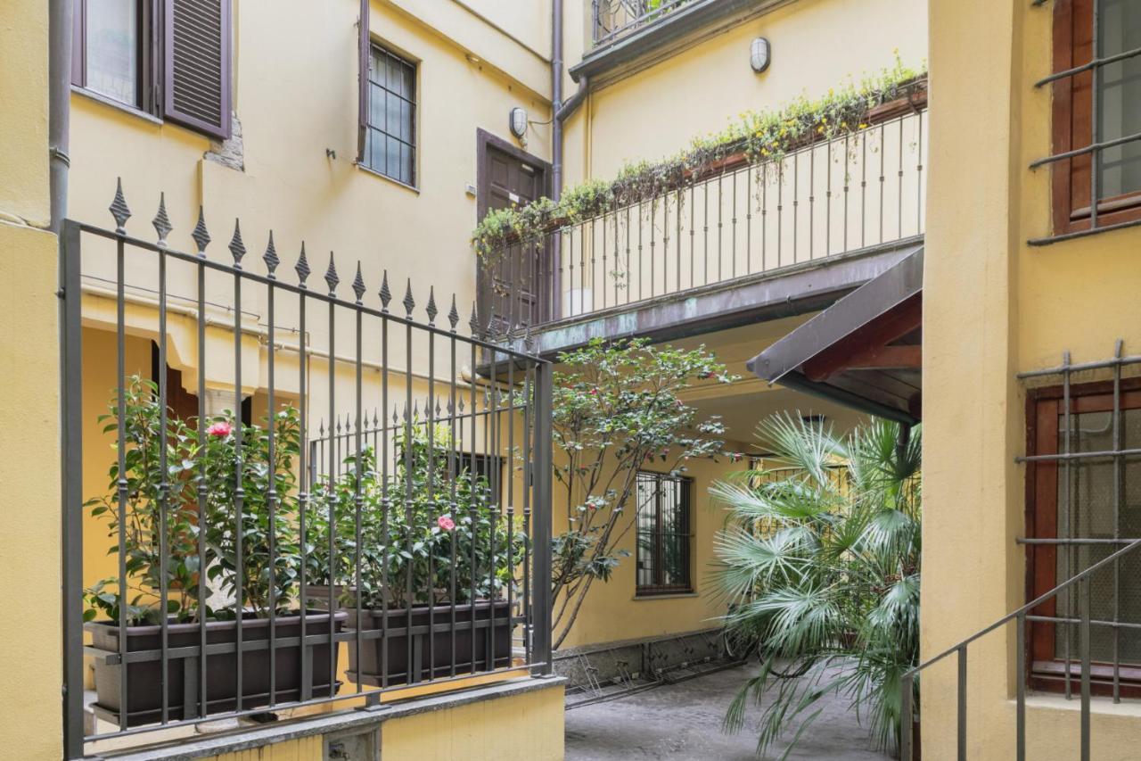 Easylife - Comodo Studio Con Terrazza Zona Navigli Milan Bagian luar foto